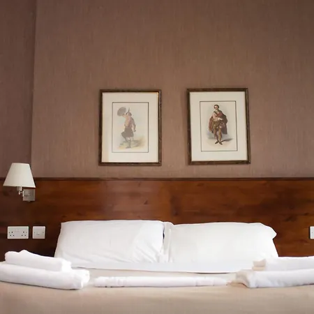 Edinburgh House Hotel-3